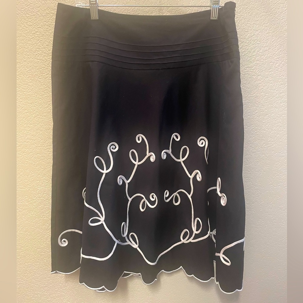 RQT Women's Cotton Black  A Line Skirt W/ White Raised Floral Design-Size 10